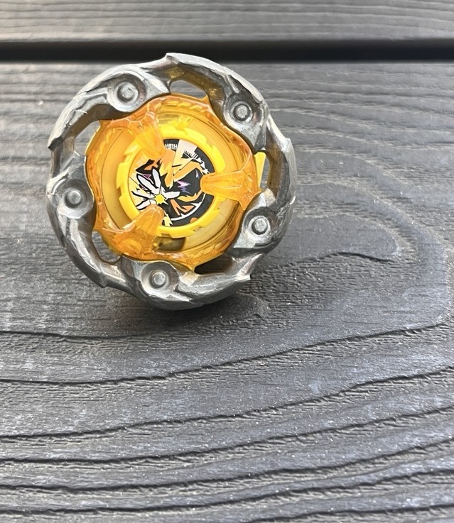 用戶實拍黃色 BEYBLADE X